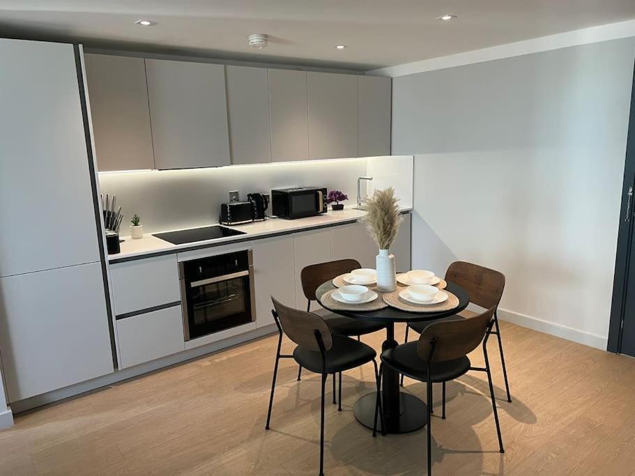 2Bedroom Luxury Apartment City Centre Манчестер Экстерьер фото